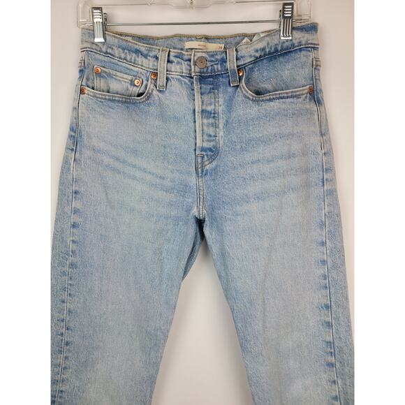 Levi's Premium Wedgie Jeans Women's Button Fly Light Wash Tapered Leg 28x27 - Picture 2 of 8
